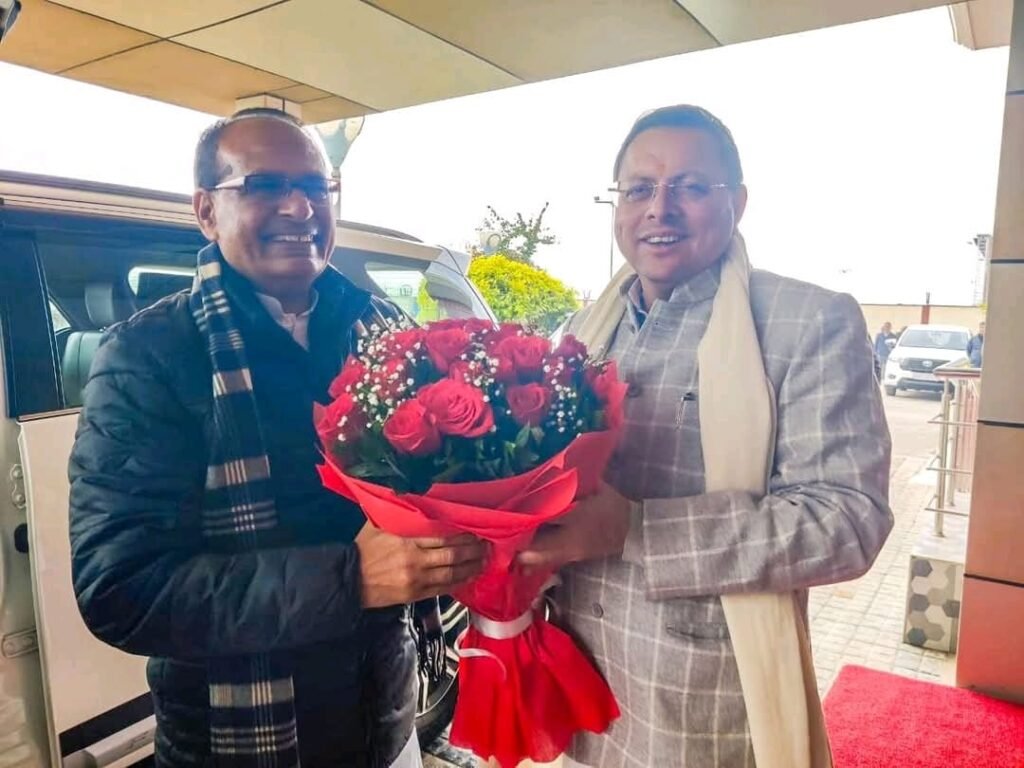 केंद्रीय कृषि मंत्री शिवराज सिंह चौहान का मुख्यमंत्री धामी ने जॉलीग्रांट एयरपोर्ट पर किया स्वागत एवं अभिनंदन 