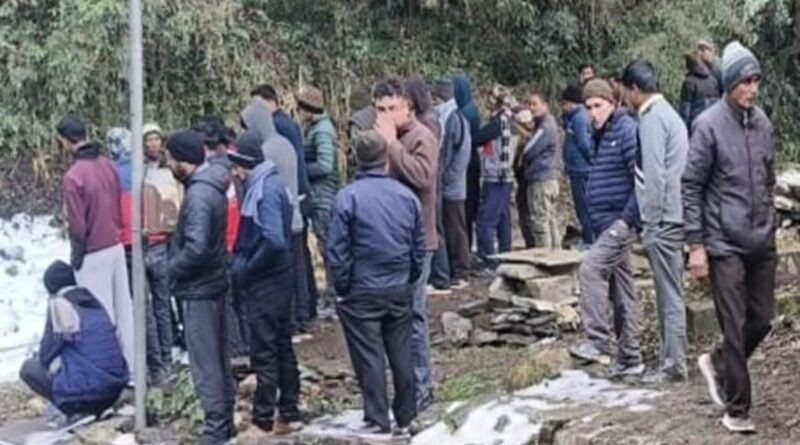 अल्मोड़ा जिले में विद्युत विभाग की लापरवाही लाइनमैन के जीवन पर पड़ी भारी , दर्दनाक मौत