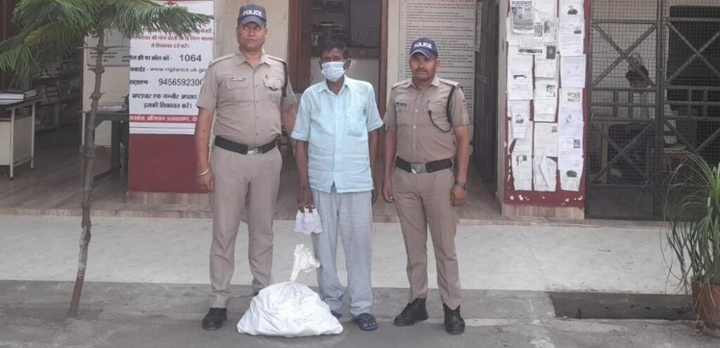 कोटद्वार : 16 बोतल अंग्रेजी शराब के साथ 1 अभियुक्त गिरफ्तार
