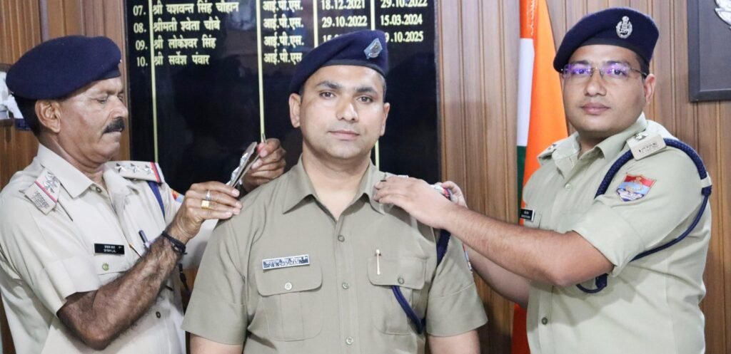 पौड़ी गढ़वाल : उपनिरीक्षक से निरीक्षक बने जयपाल सिंह चौहान, SSP ने कंधों पर सजाया तीसरा स्टार