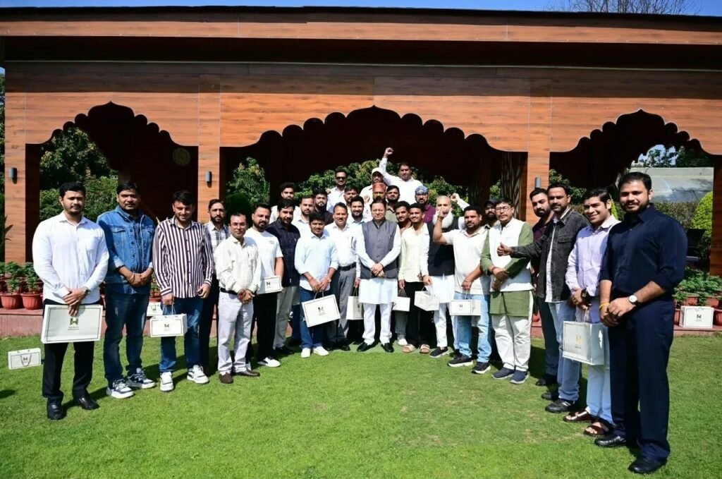 हरियाणा के युवाओं ने मुख्यमंत्री धामी से साझा किए उत्तराखण्ड भ्रमण के अनुभव